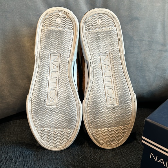 Nautica youth size 1 tan boat shoe - Picture 5 of 5